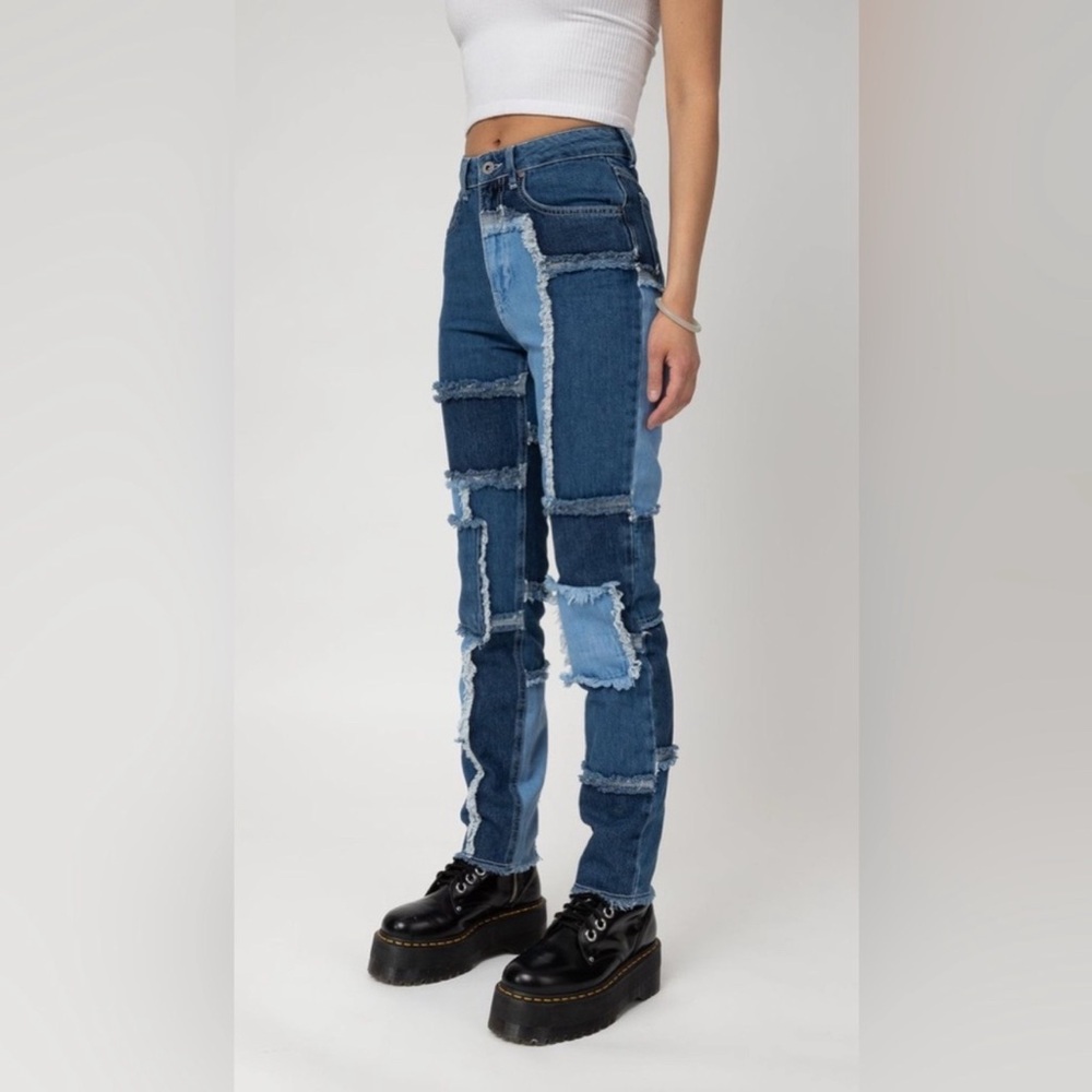 The Ragged Priest mom jeans‎ in patchwork denim 
Size 28 NWT